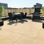 Stylisches Penthouse Zentral Tischfussball 100M2 Wii